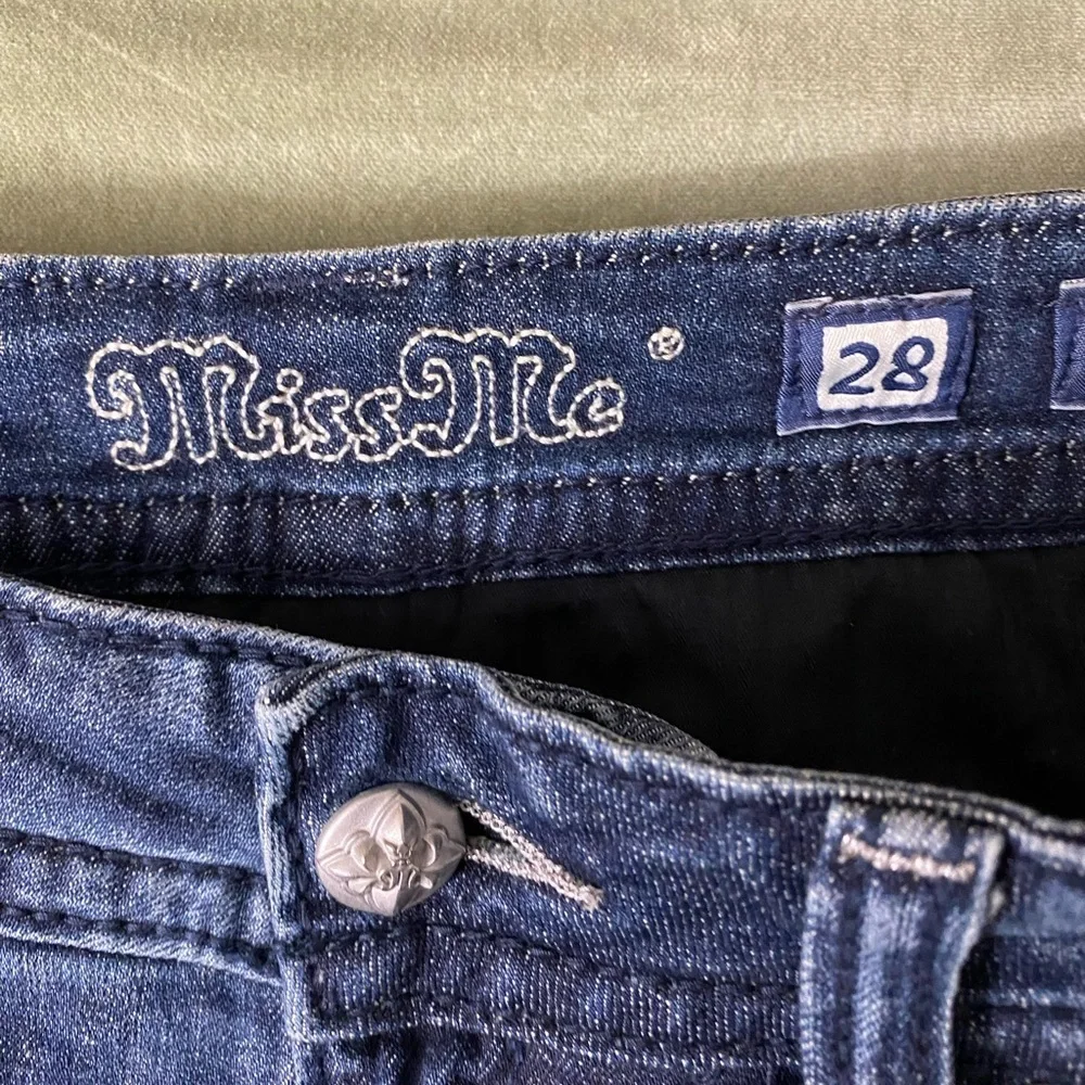 Miss Me boyfriend jeans capris size 28. X-10